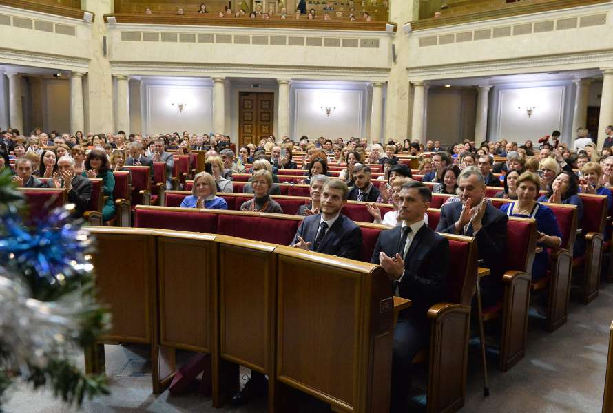 «Жодна реформа не могла б пройти без рішень Верховної Ради України, і Апарат бере важливу безпосередню участь у їх підготовці», - Голова Верховної Ради Андрій Парубій «Жодна реформа не могла б пройти без рішень Верховної Ради України, і Апарат бере важливу безпосередню участь у їх підготовці», - Голова Верховної Ради Андрій Парубій
